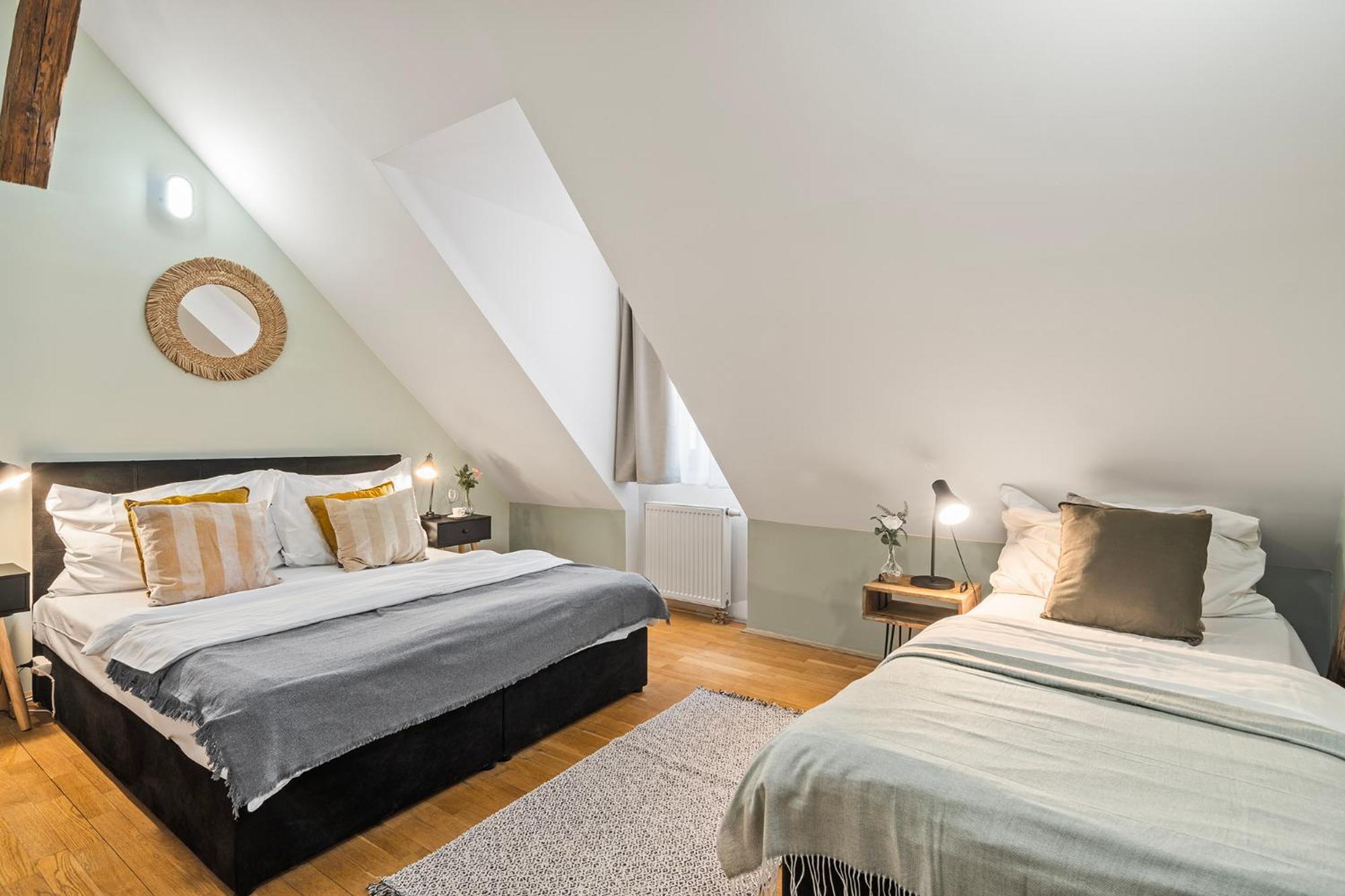 Charles Bridge Historical Apts By Michal&Friends Praga Exterior foto