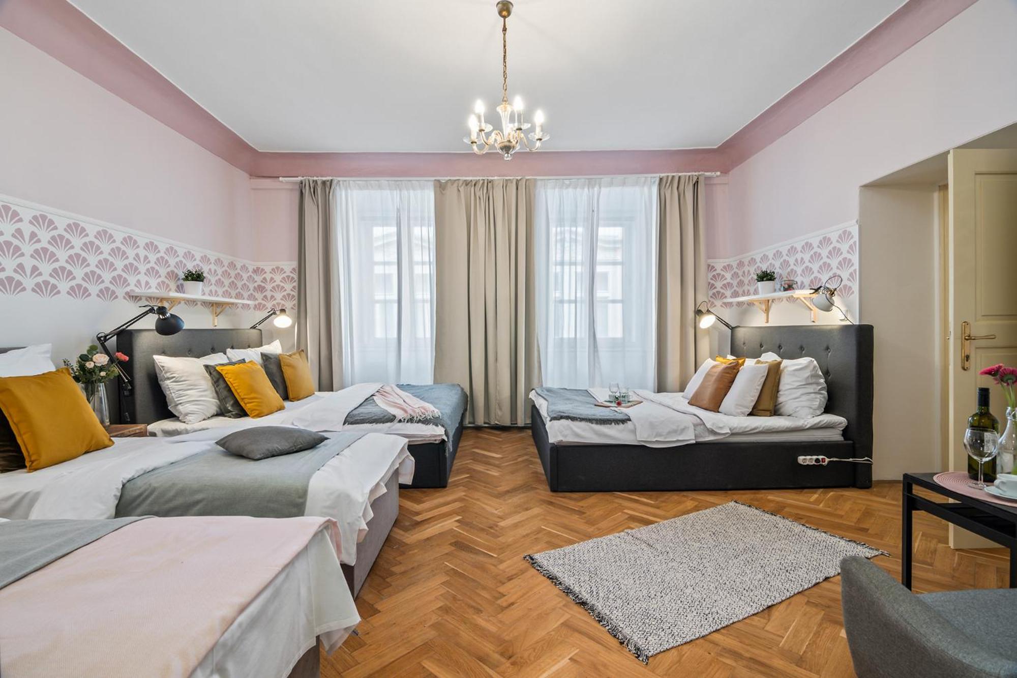 Charles Bridge Historical Apts By Michal&Friends Praga Exterior foto